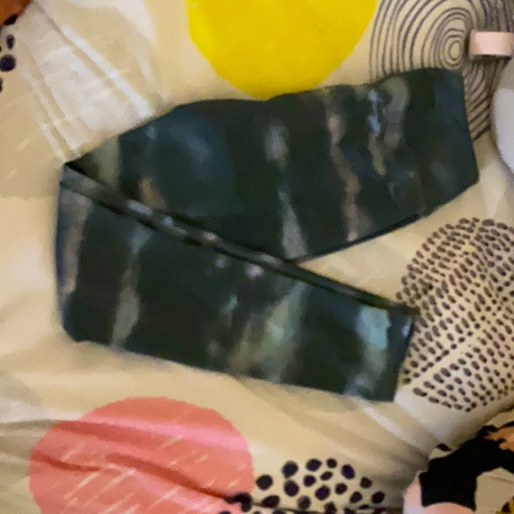 Girls green tie  dye leggings.